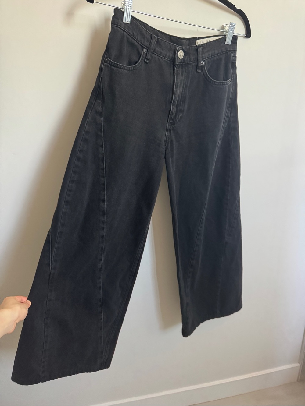 Rag & Bone Sofie Splice High-Rise Wide Leg Jeans - Black/Dark Grey Wide Jeans - Picture 4 of 9